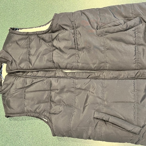 Men’s Vest - Picture 1 of 2